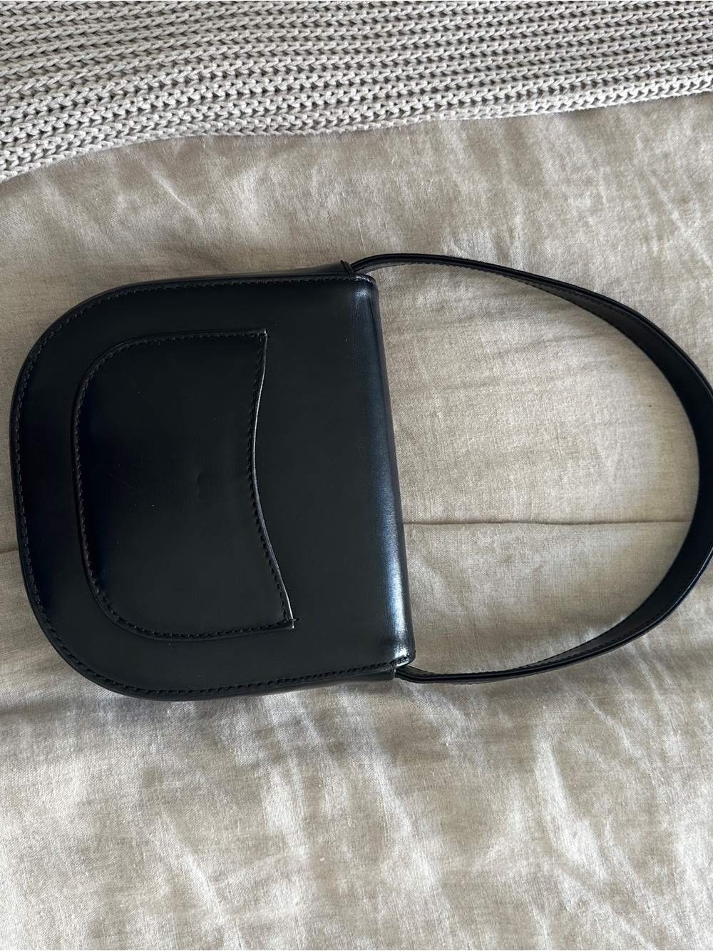 Black Leather Shoulder Bag - Picture 3 of 5